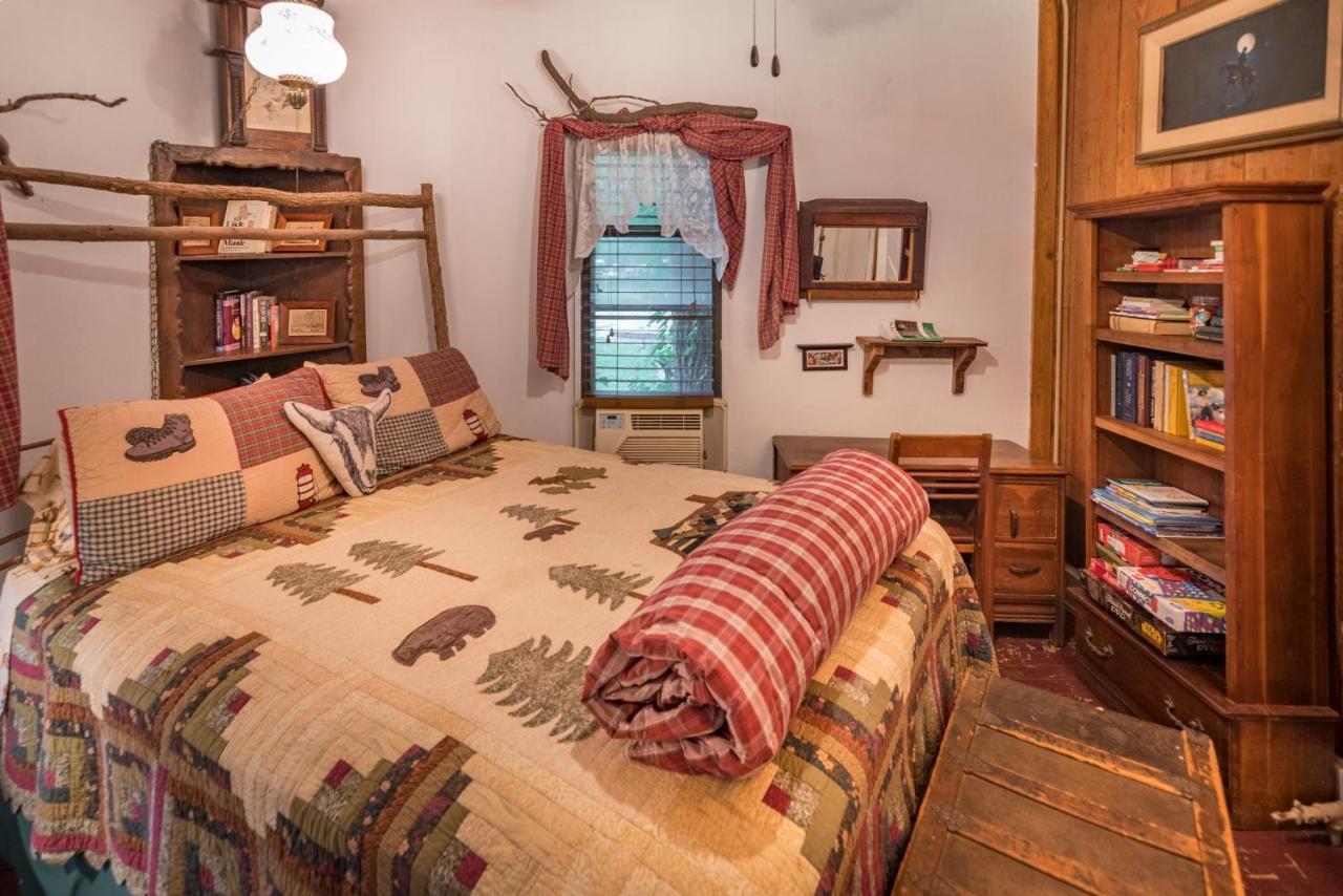 Country Woods Inn Glen Rose Extérieur photo
