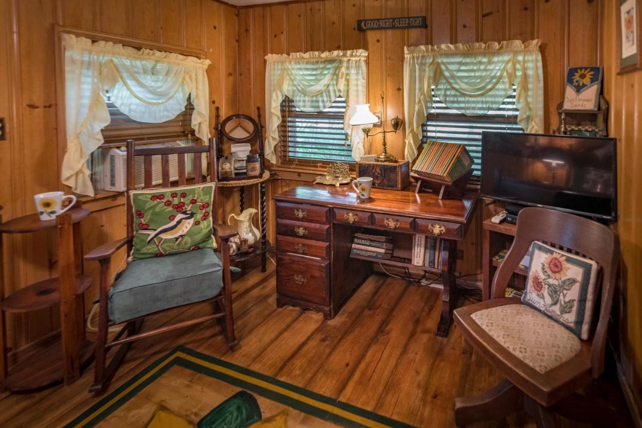 Country Woods Inn Glen Rose Extérieur photo
