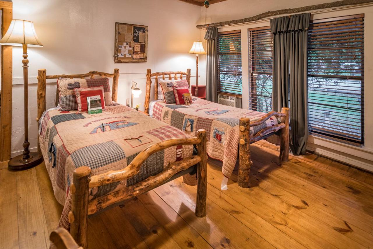 Country Woods Inn Glen Rose Extérieur photo